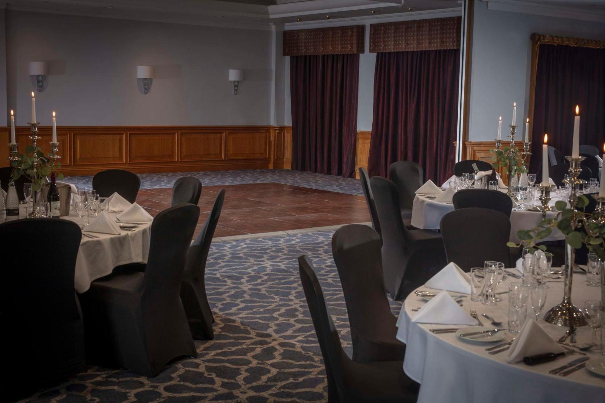 Oxford Belfry Hotel & Spa Thame Exterior foto