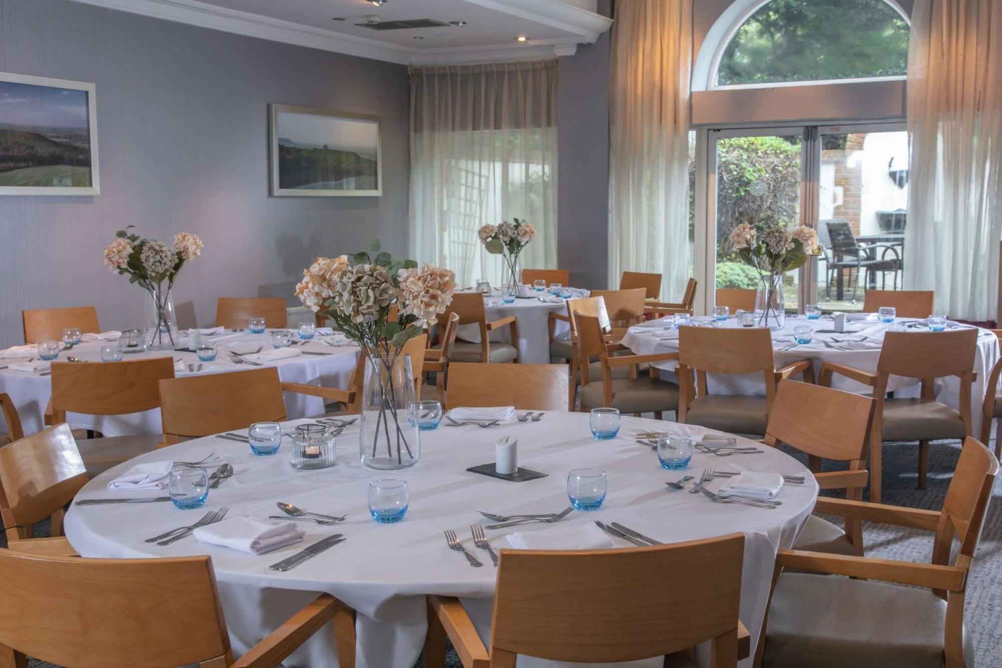 Oxford Belfry Hotel & Spa Thame Exterior foto